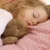 Consejos útiles para la niñera – Los bebés y el sueño Niña durmiendo
